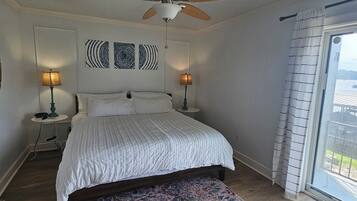 2 bedrooms, desk, iron/ironing board, free WiFi