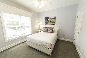 2 quartos, ferros/tábuas de passar roupa, Wi-Fi de cortesia