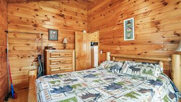 1 bedroom, WiFi (free), bed sheets