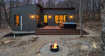 Virginia's House | Hocking Hills, Unique Retreat