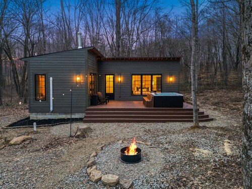 Virginia's House | Hocking Hills, Unique Retreat