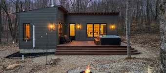 Virginia's House | Hocking Hills, Unique Retreat