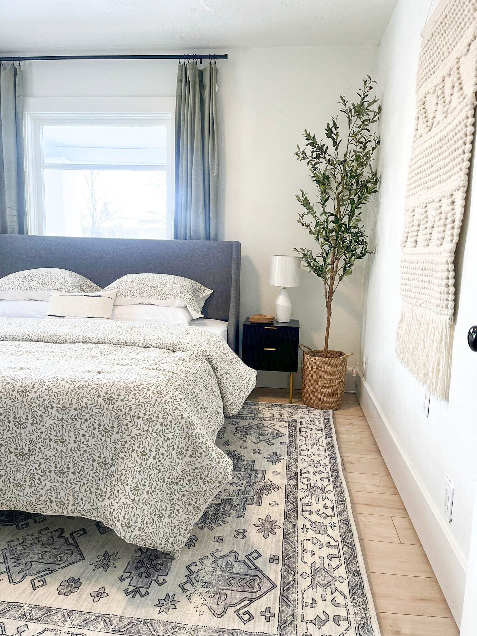 4 bedrooms, WiFi, bed sheets