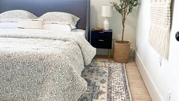 4 bedrooms, WiFi, bed sheets