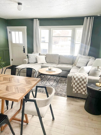 4BR Spacious Ski Base: King Beds by BYUI, Tetons