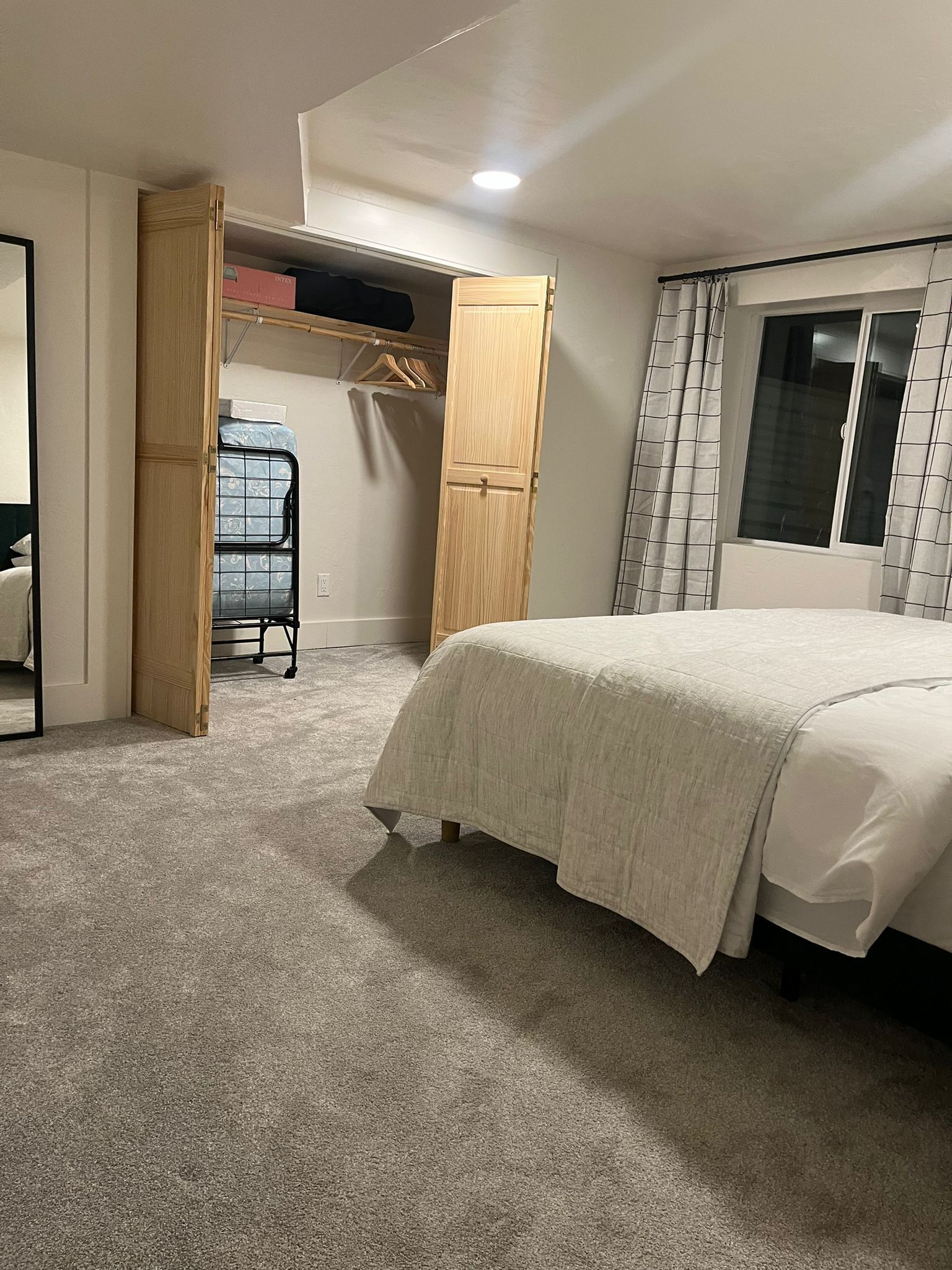 4 makuuhuonetta, Wi-Fi, vuodevaatteet