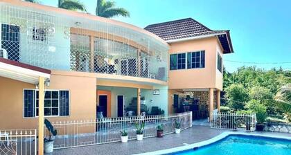 Chaudhry House Villa Montego Bays