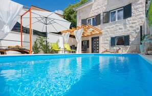 Et oppvarmet basseng