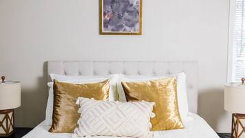 5 bedrooms, iron/ironing board, WiFi, bed sheets