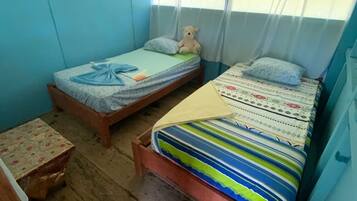 5 bedrooms, bed sheets, wheelchair access