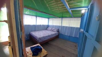 5 bedrooms, bed sheets, wheelchair access
