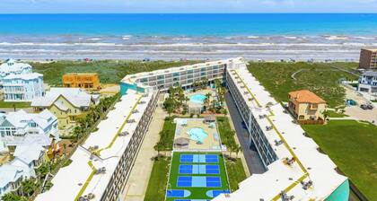 La Mirage Condo 217 Beachfront Resort Condominiums with Private Boardwalk
