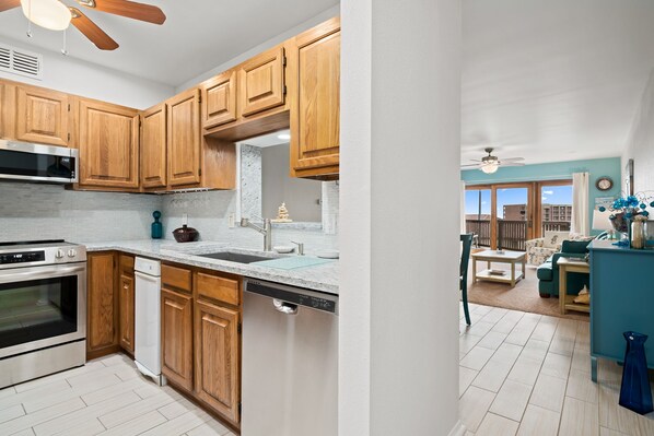 Fridge, microwave, oven, stovetop