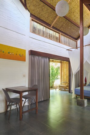 1 bedroom, desk, free WiFi, bed sheets - Double room w/private kitchenette (Nusa Tenggara Bar.)