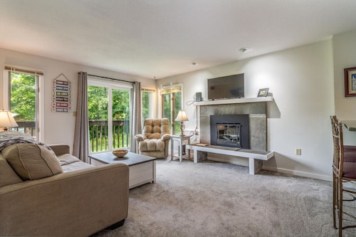 Ski Haven: 1-Bed Ski-in/out Condo, Okemo Base Area