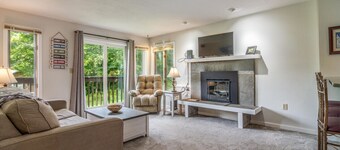 Ski Haven: 1-Bed Ski-in/out Condo, Okemo Base Area