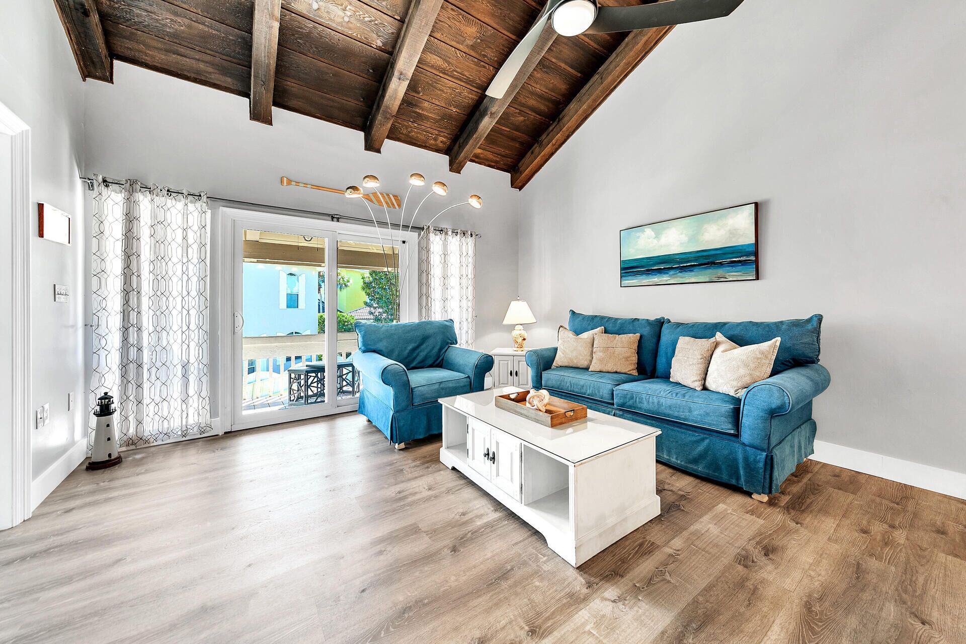 Vaulted Living Room Ceilings