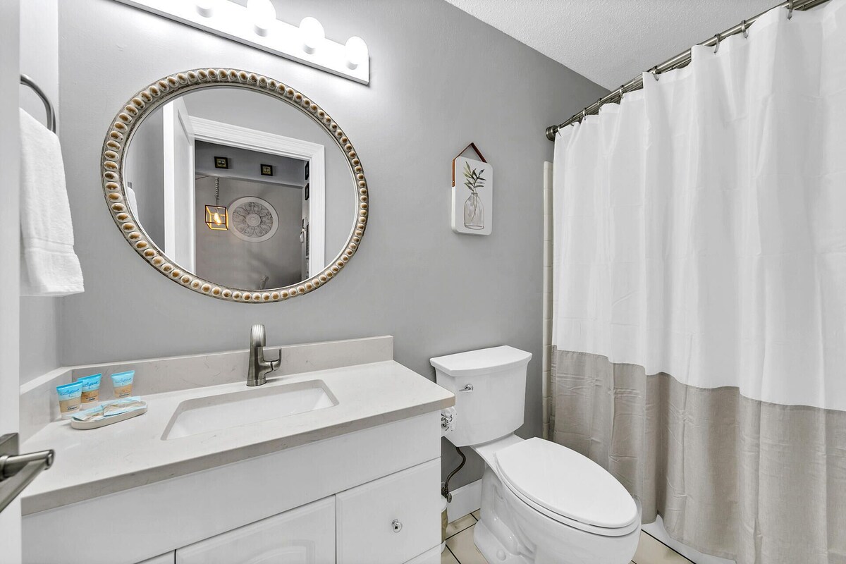 Photo 17 of Pet Friendly! Private Beach Access! Chateau La Mer 8C Destin!
