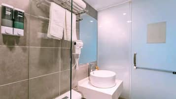 Superior Room | Bathroom