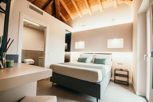 1 bedroom, free WiFi, bed sheets - Safari Suite in Gio&Leo GuestHouse - Lakeside L&b (Lesa)