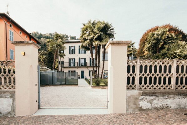 Exterior - Safari Suite in Gio&Leo GuestHouse - Lakeside L&B (Lesa)