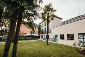 Exterior - Ninfee Suite in Gio&Leo GuestHouse - Lakeside L&b (Lesa)