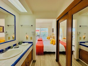 4 bedrooms, iron/ironing board, WiFi, bed sheets - Beautiful Apartment Flamingos  (Las Jarretaderas, Nayarit Mexico)