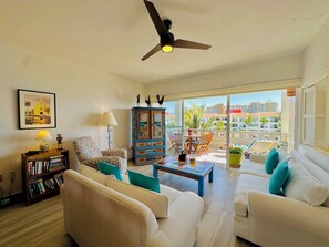 Living area - Beautiful Apartment Flamingos  (Las Jarretaderas, Nayarit Mexico)