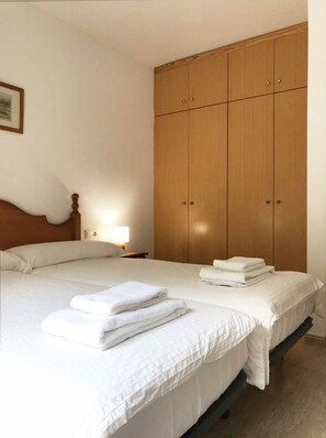 2 bedrooms, WiFi, bed sheets