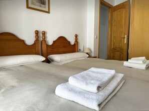 2 bedrooms, WiFi, bed sheets
