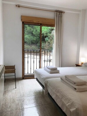 2 bedrooms, WiFi, bed sheets
