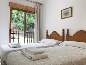 2 bedrooms, WiFi, bed sheets