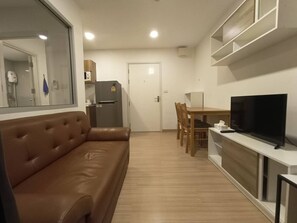 Living area - J condo Rama 2 (Krung Thep Maha Nakhon)