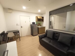 Living area - J condo Rama 2 (Krung Thep Maha Nakhon)