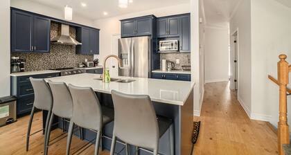 Furnished 4 Bedroom House in Ottawa sleeps 8