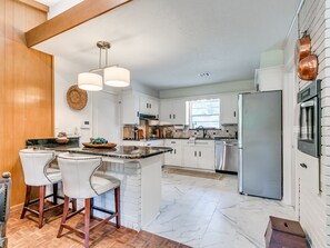 Private kitchen - Poppy's Place - Campus Home w/ Pool (Norman)