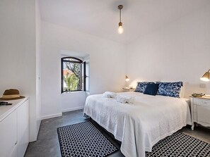 6 habitaciones, escritorio y internet 