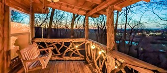 Treehouse Thyme - total privacy in woods