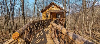 Treehouse Thyme - total privacy in woods