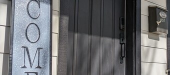 Entire Pet Friendly House-Fully Fenced Backyard-Abundant Play Space-Near Resorts