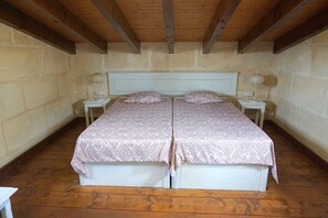 Ferros/tábuas de passar roupa, Wi-Fi de cortesia, roupa de cama