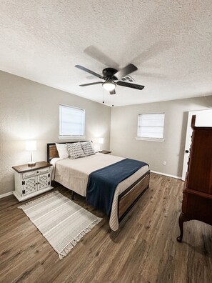 4 chambres, bureau, fer et planche à repasser, Wi-Fi gratuit