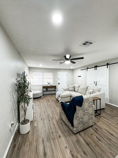 Moonlight Mountains: New/Remodeled, Clean 4BR Home Near Fort Sill, Wichita Mts