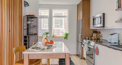 Perch - Colombia City Comfort: 3 Bedrooms | Conveniently Located Near Transit