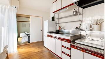 Basic Apartment | Private kitchen