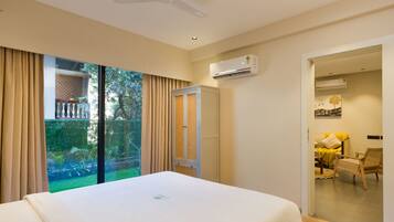 Classic Apartment | Individually furnished, free WiFi, bed sheets, wheelchair access