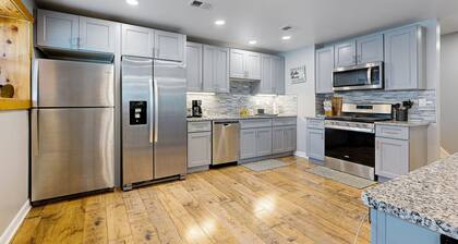 Lake stay with boat launch, W/D, & AC