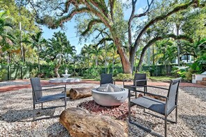 Terrace/patio - Stunning 4 Bd 4 Bth Home w/Pool (Miami)