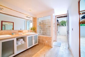 Villa, varias habitaciones, con acceso para personas discapacitadas, para fumadores | Baño