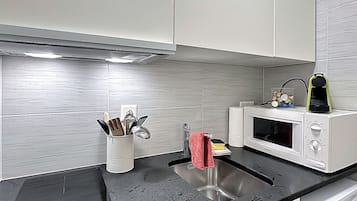 Kühlschrank, Mikrowelle, Geschirrspüler